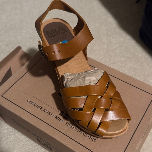 MIA Shoes - MIA Tan Brown Woven Leather Slingback Clog Sandals